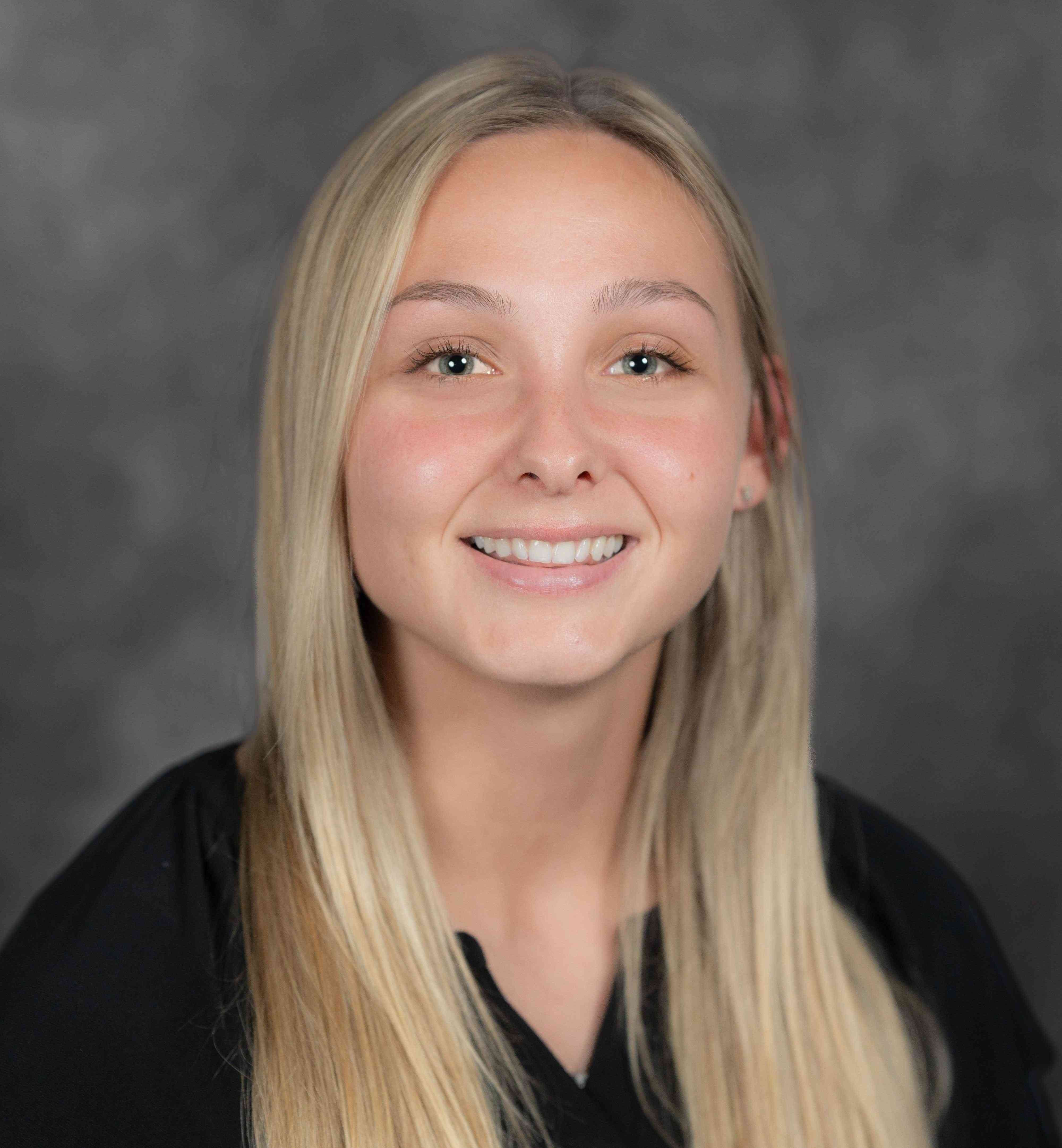 Olivia Zufelt Headshot